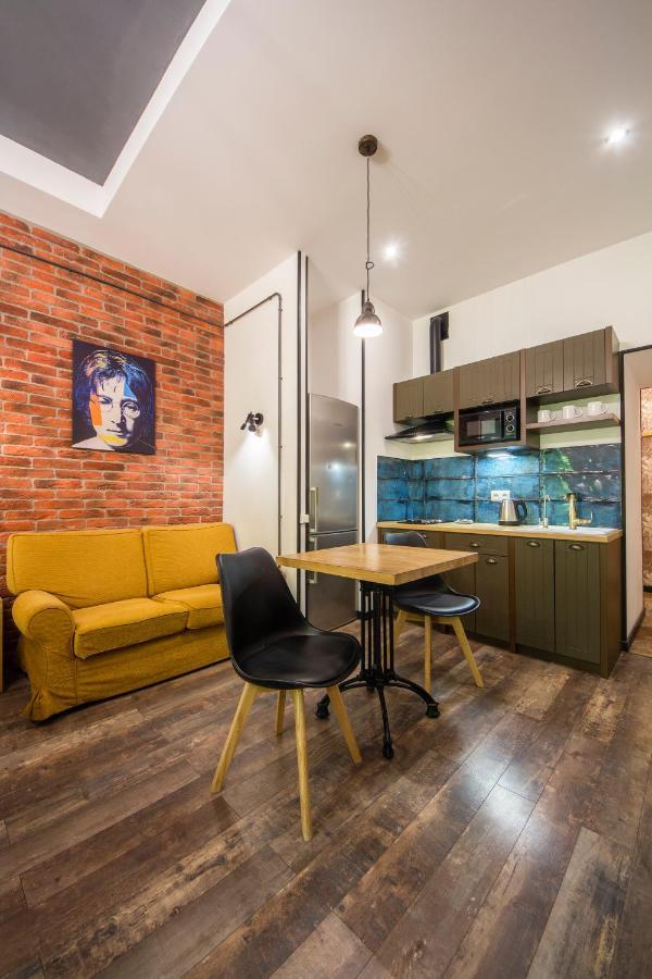 Self Check-In Apartments Near Landscape Alley Kiev Exterior foto
